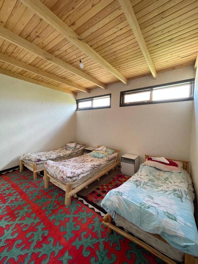 Guest House Guljan Bokonbayevo Bagian luar foto