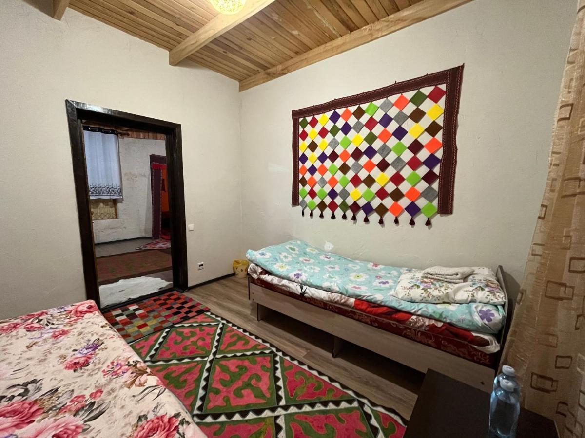 Guest House Guljan Bokonbayevo Bagian luar foto