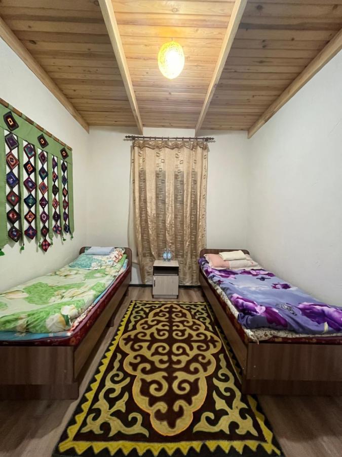Guest House Guljan Bokonbayevo Bagian luar foto