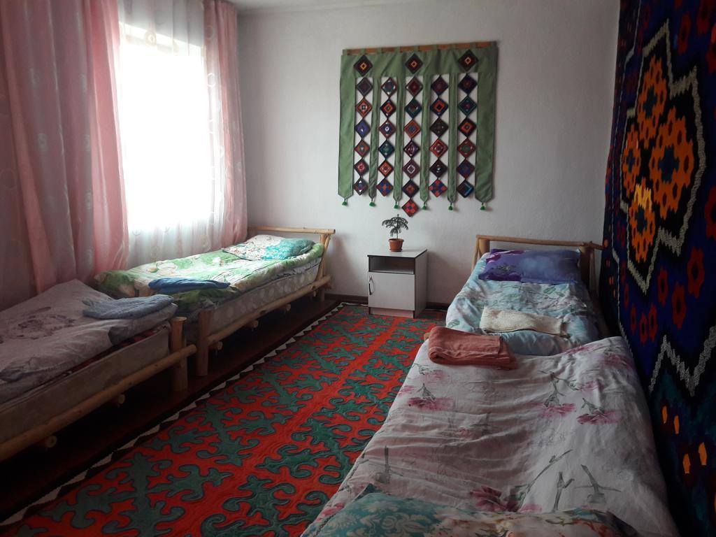 Guest House Guljan Bokonbayevo Bagian luar foto