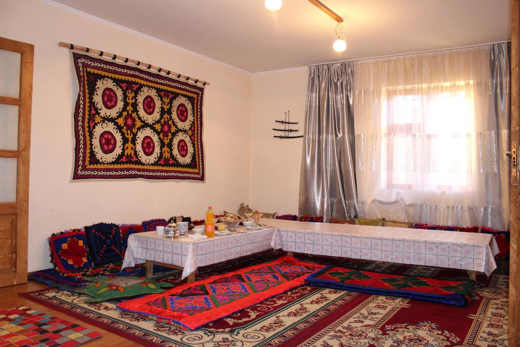 Guest House Guljan Bokonbayevo Bagian luar foto