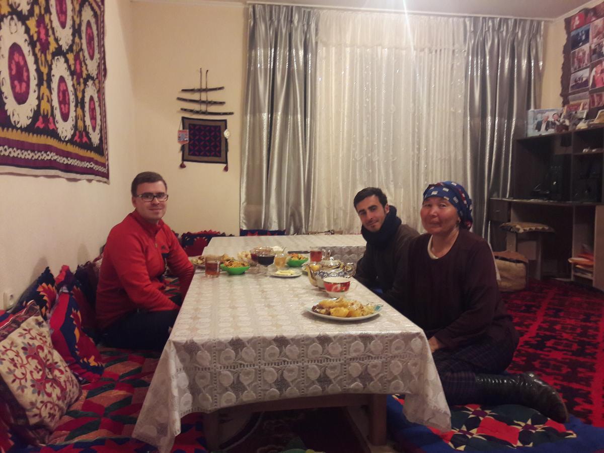 Guest House Guljan Bokonbayevo Bagian luar foto