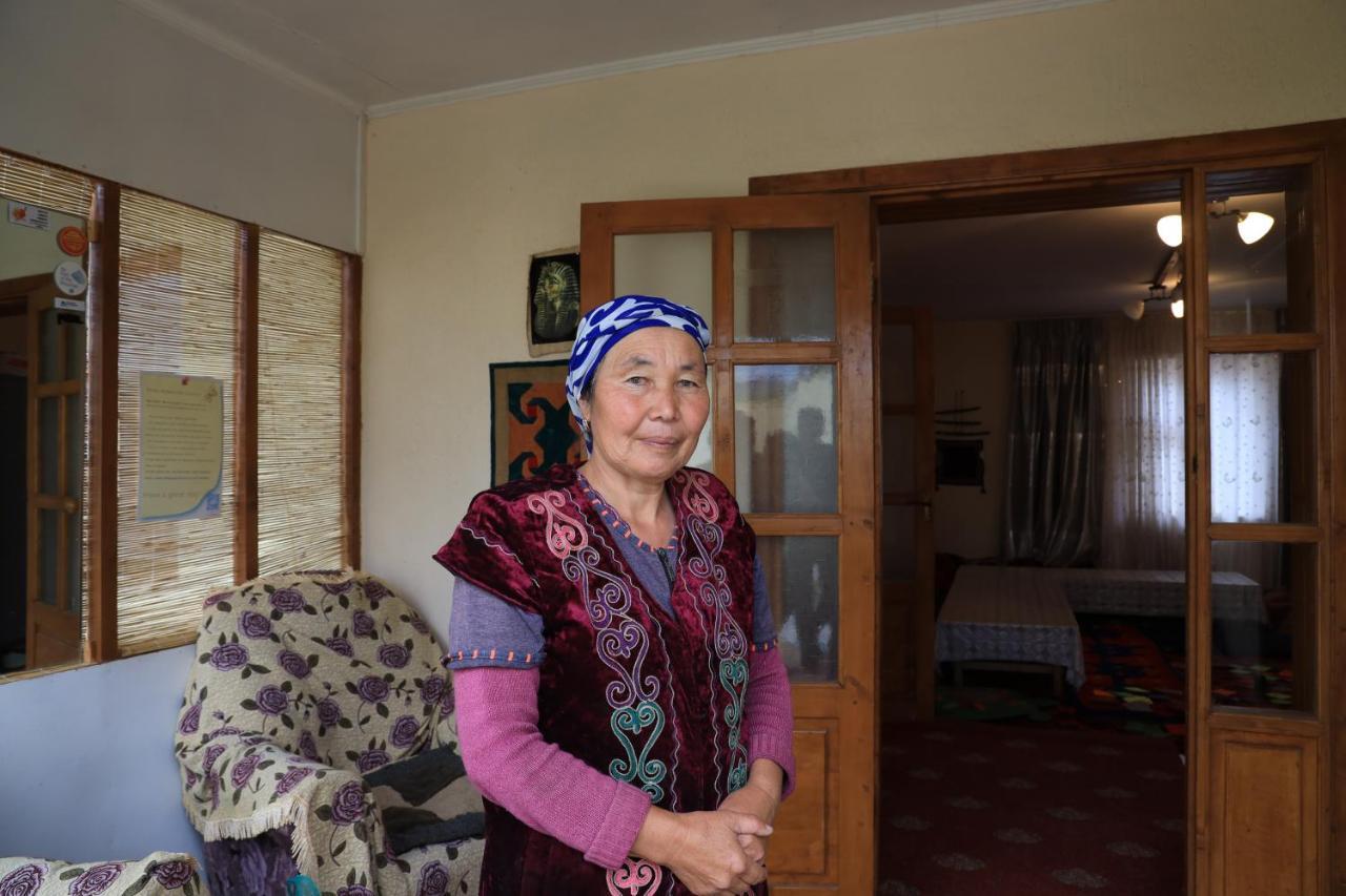 Guest House Guljan Bokonbayevo Bagian luar foto